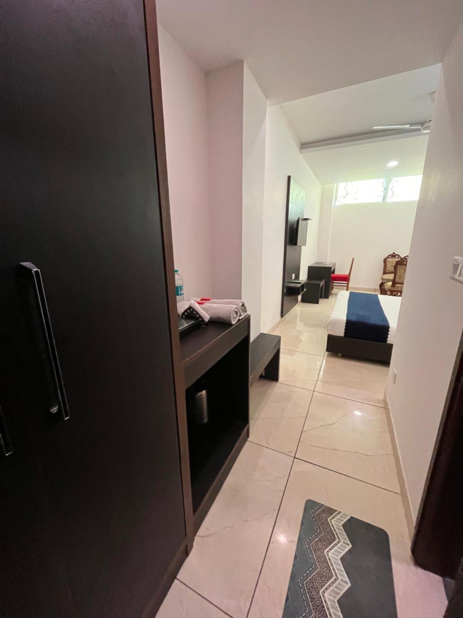 Hotel Jb Residency !! Luxurious & Royal Balcony Rooms !! Large Rooms Zirakpur エクステリア 写真
