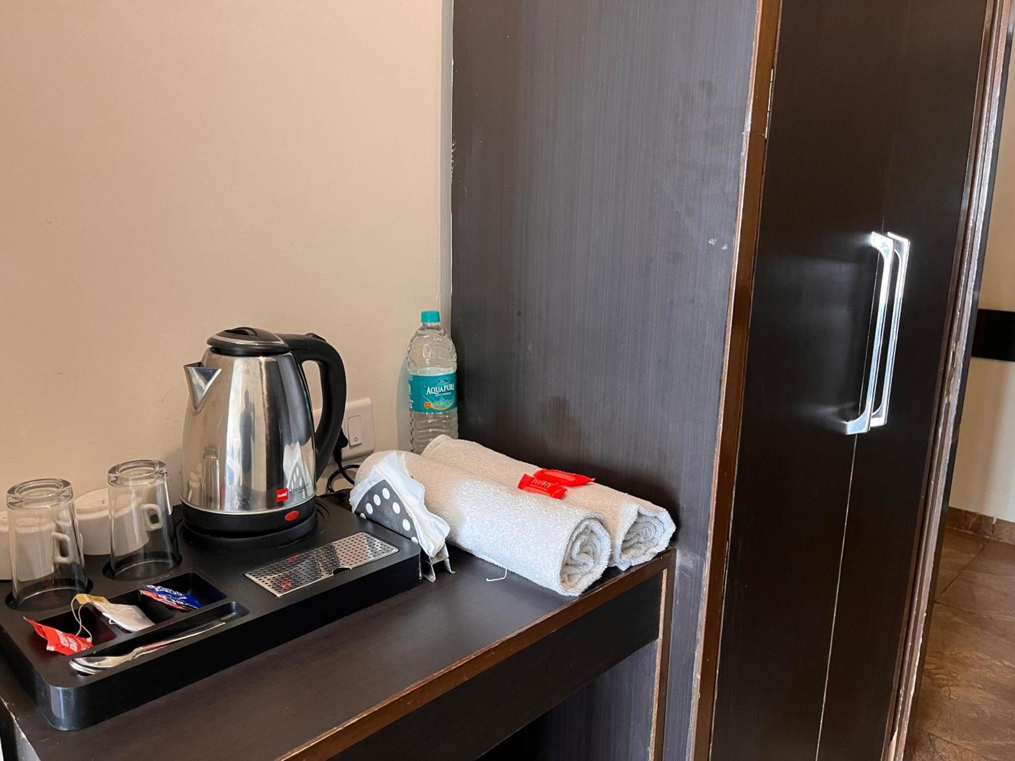 Hotel Jb Residency !! Luxurious & Royal Balcony Rooms !! Large Rooms Zirakpur エクステリア 写真